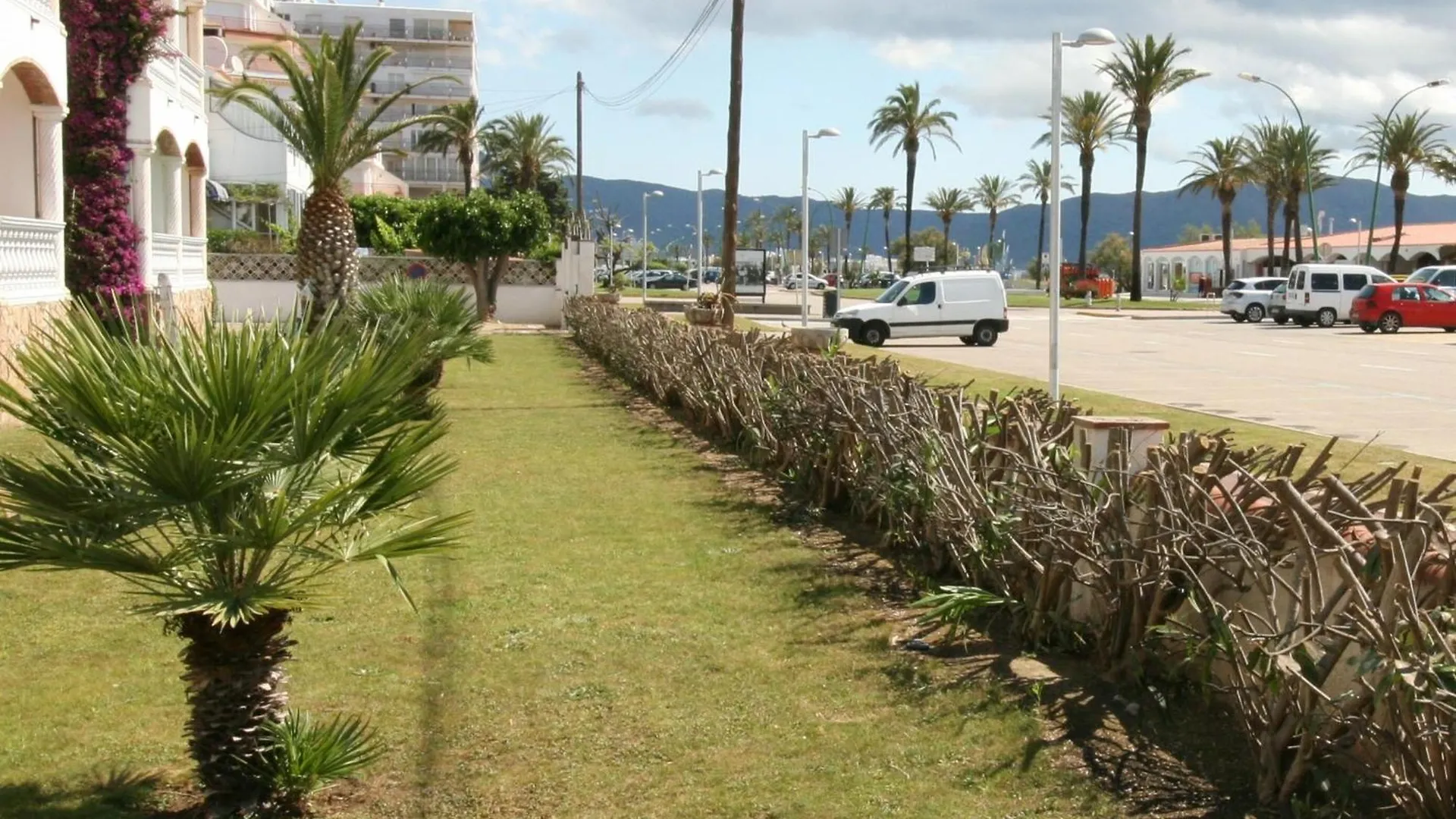 Apartamento En Primera Linea De Mar Con Parking, Cerca Del Centro Y De La Playa De Empuriabrava - Es-228-179 Lägenhet