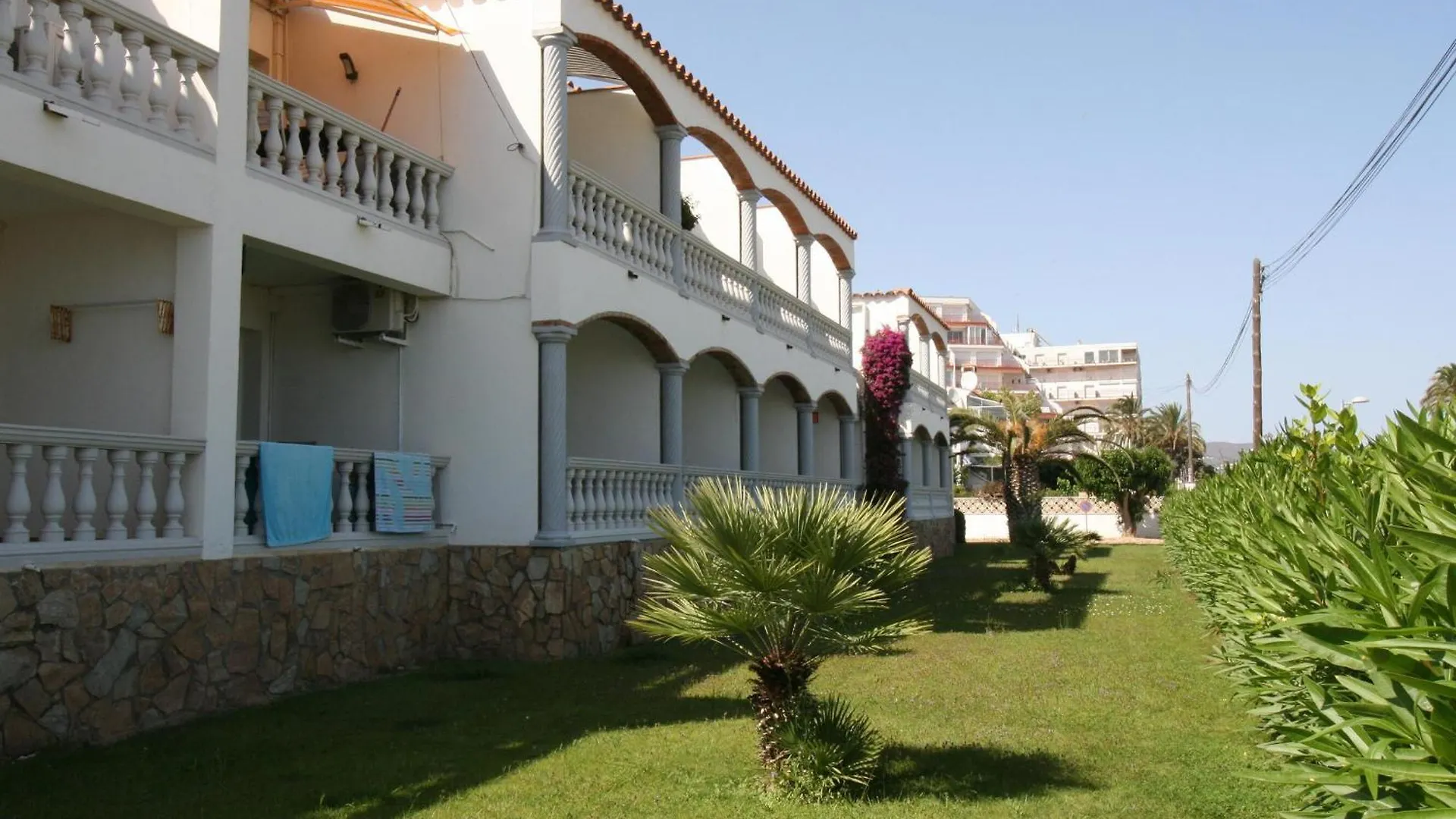 Apartamento En Primera Linea De Mar Con Parking, Cerca Del Centro Y De La Playa De Empuriabrava - Es-228-179